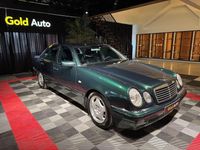 Gebraucht Mercedes E220 Avantgarde 125 PS (91 kW) 1998 Grün Limousine