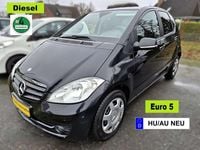 Gebraucht Mercedes A180 109 PS (80 kW) 2012 Kosmosschwarz  metalliclack Limousine