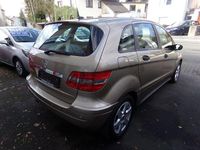Gebraucht Mercedes B200 136 PS (100 kW) 2006 Gold Van / Kleinbus