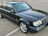Gebraucht Mercedes E500 326 PS (239 kW) 1993 Schwarz Limousine