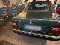 Gebraucht Mercedes E280 197 PS (144 kW) 1993 Grün Limousine