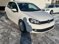 Gebraucht VW Golf VI Comfortline 105 PS (77 kW) 2010 Weiß Kleinwagen