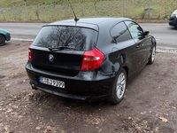 Gebraucht BMW 116 122 PS (89 kW) 2008 Schwarz Kleinwagen