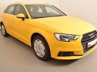 Gebraucht Audi A3 Sportback Comfort 116 PS (85 kW) 2019 Gelb Kleinwagen