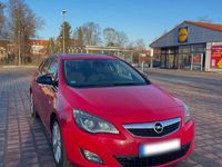 Gebraucht Opel Astra Sport 165 PS (121 kW) 2011 Rot Kombi