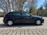 Gebraucht Audi A3 Attraction 122 PS (89 kW) 2013 Schwarz Kombi
