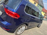 Gebraucht VW Touran Highline 150 PS (110 kW) 2015 Blau Van / Kleinbus