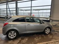 Gebraucht Opel Corsa 101 PS (74 kW) 2011 Silber Kleinwagen