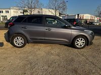 Gebraucht Hyundai i20 Trend 84 PS (61 kW) 2016 Grau Kleinwagen