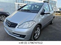 Gebraucht Mercedes A180 109 PS (80 kW) 2012 Silber Limousine