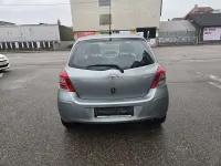 Gebraucht Toyota Yaris Cool 69 PS (50 kW) 2011 Medium silver metallic Kleinwagen