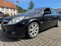 Gebraucht Opel Signum Edition+ 140 PS (102 kW) 2007 Schwarz Kleinwagen