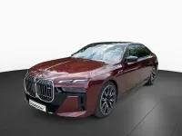 Gebraucht BMW M760e Sport Line 574 PS (422 kW) 2025 Rot Limousine