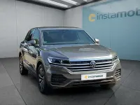 Gebraucht VW Touareg 286 PS (210 kW) 2024 Grau SUV