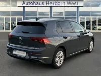 Gebraucht VW Golf VIII Life 150 PS (110 kW) 2025 Grau Limousine