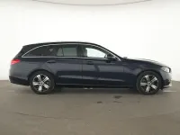 Gebraucht Mercedes C220 Avantgarde 200 PS (147 kW) 2022 Cavansitblau Limousine