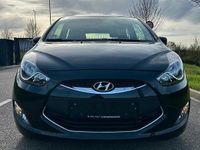Gebraucht Hyundai ix20 90 PS (66 kW) 2015 Schwarz Kleinwagen