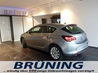 Gebraucht Opel Astra Excellence 140 PS (102 kW) 2013 Silber metallic Limousine