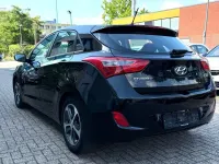 Gebraucht Hyundai i30 101 PS (74 kW) 2017 Schwarz Limousine