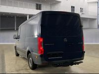 Second-hand Mercedes Sprinter 143 CP (105 kW) 2019 Albastru Van