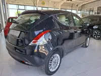 Gebraucht Lancia Ypsilon 69 PS (50 kW) 2015 Schwarz Kleinwagen