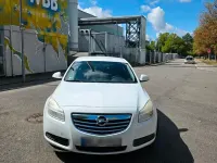 Gebraucht Opel Insignia 140 PS (102 kW) 2009 Weiß Limousine