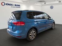 Gebraucht VW Touran Active 150 PS (110 kW) 2022 Caribbean blue metallic Van / Kleinbus