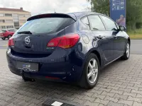 Gebraucht Opel Astra Selection 87 PS (63 kW) 2011 Blau Limousine