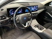 Gebraucht BMW 330e 184 PS (135 kW) 2023 Weiß Kombi