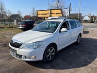 Gebraucht Skoda Octavia Family 122 PS (89 kW) 2011 Candyweiss Kombi
