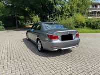 Gebraucht BMW 523 190 PS (139 kW) 2007 Grau Limousine