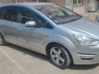 Gebraucht Ford S-MAX Titanium 140 PS (102 kW) 2012 Silber Van / Kleinbus