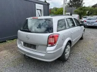 Usata Opel Astra Edition 90 CV (66 kW) 2006 Argento Station wagon