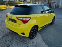 Gebraucht Toyota Yaris Hybrid Style 73 PS (53 kW) 2017 Gelb Kleinwagen