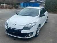 Gebraucht Renault Mégane 130 PS (95 kW) 2012 Weiß Limousine