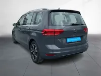 Gebraucht VW Touran Highline 150 PS (110 kW) 2023 Delfingrau metallic Van / Kleinbus