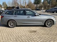 Gebraucht BMW 320 Advantage 190 PS (139 kW) 2023 Grau Kombi