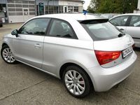 Gebraucht Audi A1 Attraction 105 PS (77 kW) 2010 Eissilber perleffekt (metallic) Limousine