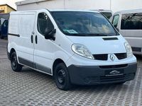Second-hand Renault Trafic 90 CP (66 kW) 2008 Alb Monovolum