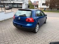 Second-hand VW Golf V 105 CP (77 kW) 2004 Albastru Hatchback