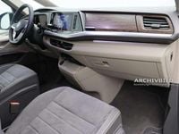 Second-hand VW Multivan Style 150 CP (110 kW) 2025 Negru Monovolum