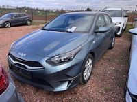 Gebraucht Kia Ceed Play 120 PS (88 kW) 2023 Yucca steel Kleinwagen