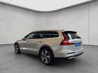 Gebraucht Volvo V60 CC Plus 197 PS (144 kW) 2024 Silber Kombi