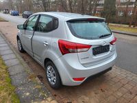 Usado Hyundai i20 Space 90 HP (66 kW) 2018 Prateado Monovolume