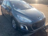 Gebraucht Peugeot 308 SW 112 PS (82 kW) 2012 Grau Limousine