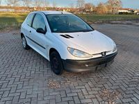 Gebraucht Peugeot 206 65 PS (47 kW) 2001 Weiß Kleinwagen