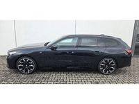 Gebraucht BMW 520 M Sport 190 PS (139 kW) 2025 Schwarz Kombi