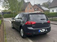 Usado VW Golf VII Trendline 105 HP (77 kW) 2014 Cinzento Sedan