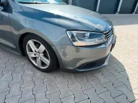 Gebraucht VW Jetta 105 PS (77 kW) 2011 Grau Limousine