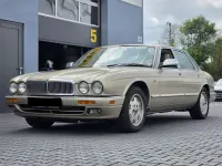 Gebraucht Jaguar X300 Sovereign 241 PS (177 kW) 1995 Silber Limousine